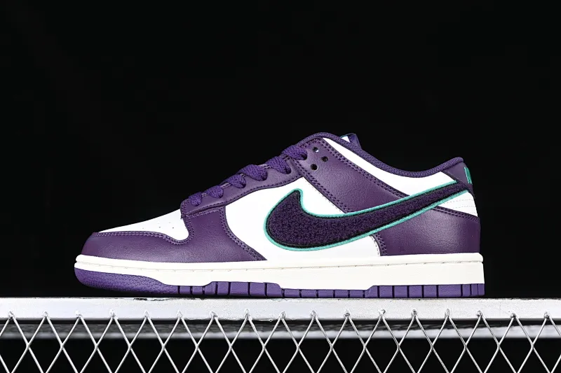 All Categories Nk SB Dunk Series Nk SB Dunk Low Low-top sneakers Nk SB Dunk Low "Chenille Swoosh" Chenille SB low-top sports and leisure sneakers DQ7683-100